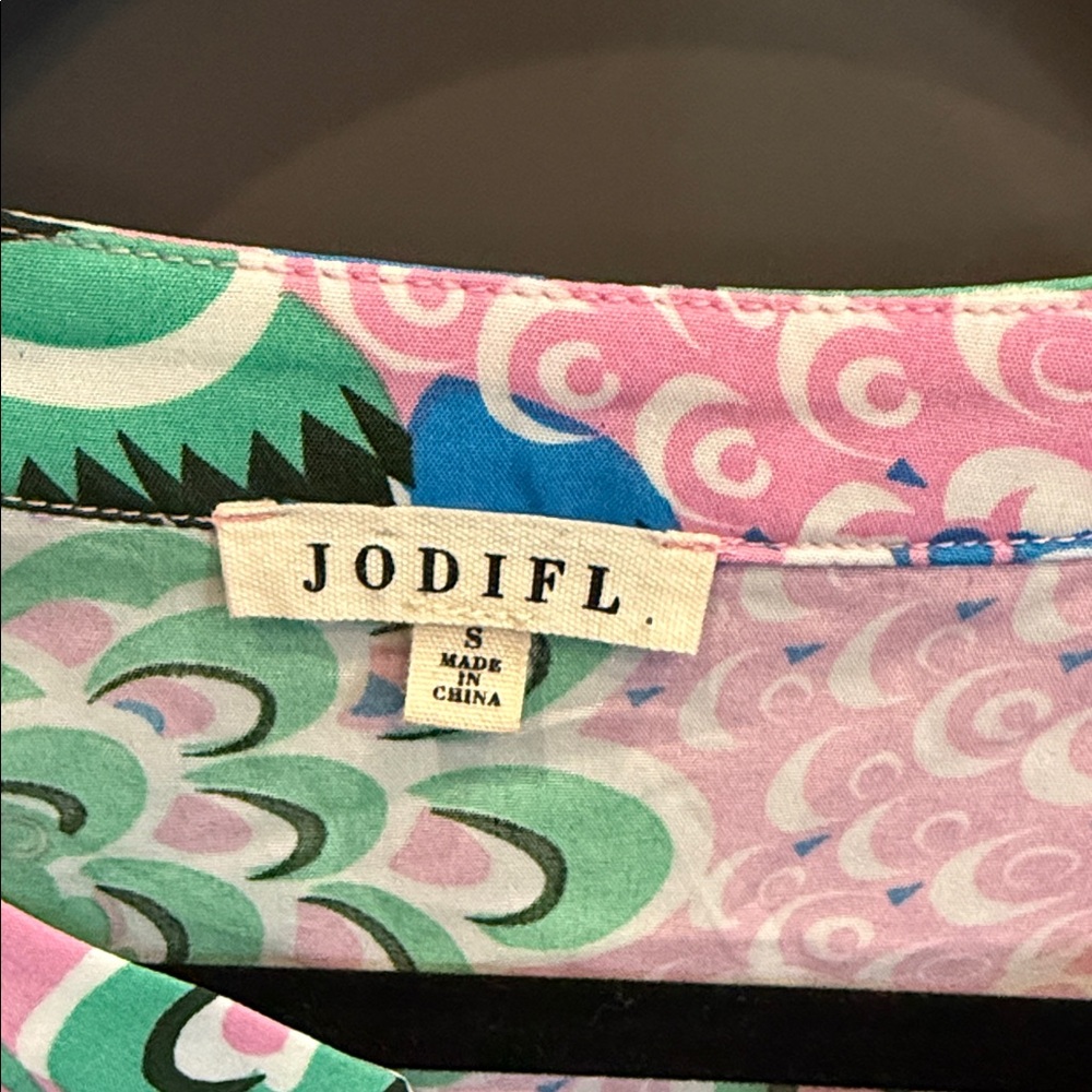 JODIFL Pink and Green Floral Blouse - Final Drop - Picture 2 of 4